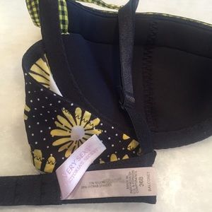 Victoria's Secret Intimates & Sleepwear - Daisy VS Bra, sz. 36B Victoria's Secret Intimates & Sleepwear - Daisy VS Bra, sz. 36B